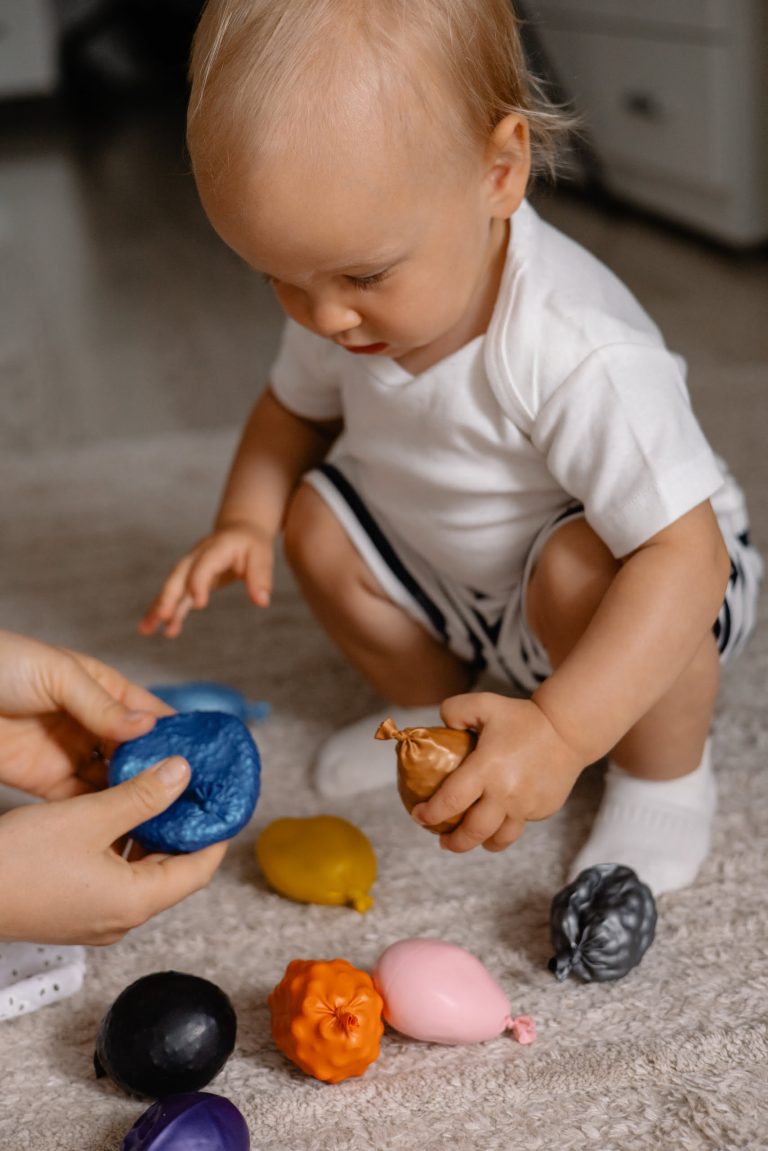 Çocuklarda Duyusal Oyunların 5 Faydası: Zihin, Motor ve Dil Gelişimi